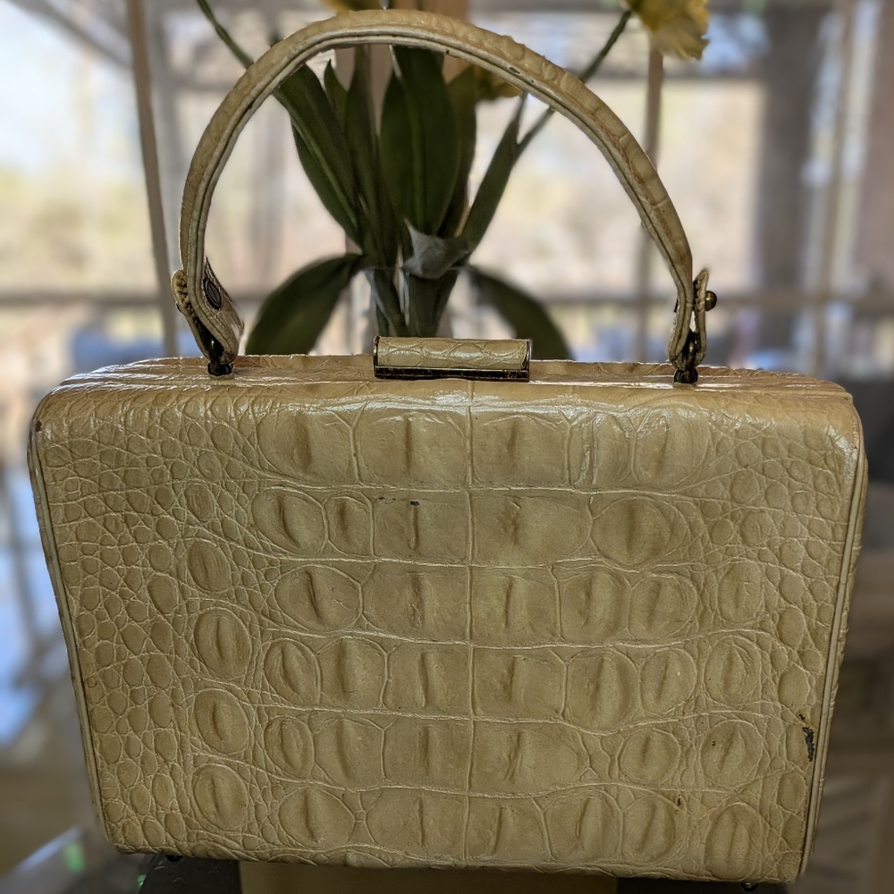 Vintage Cream Alligator Box Handbag 1940s -50s